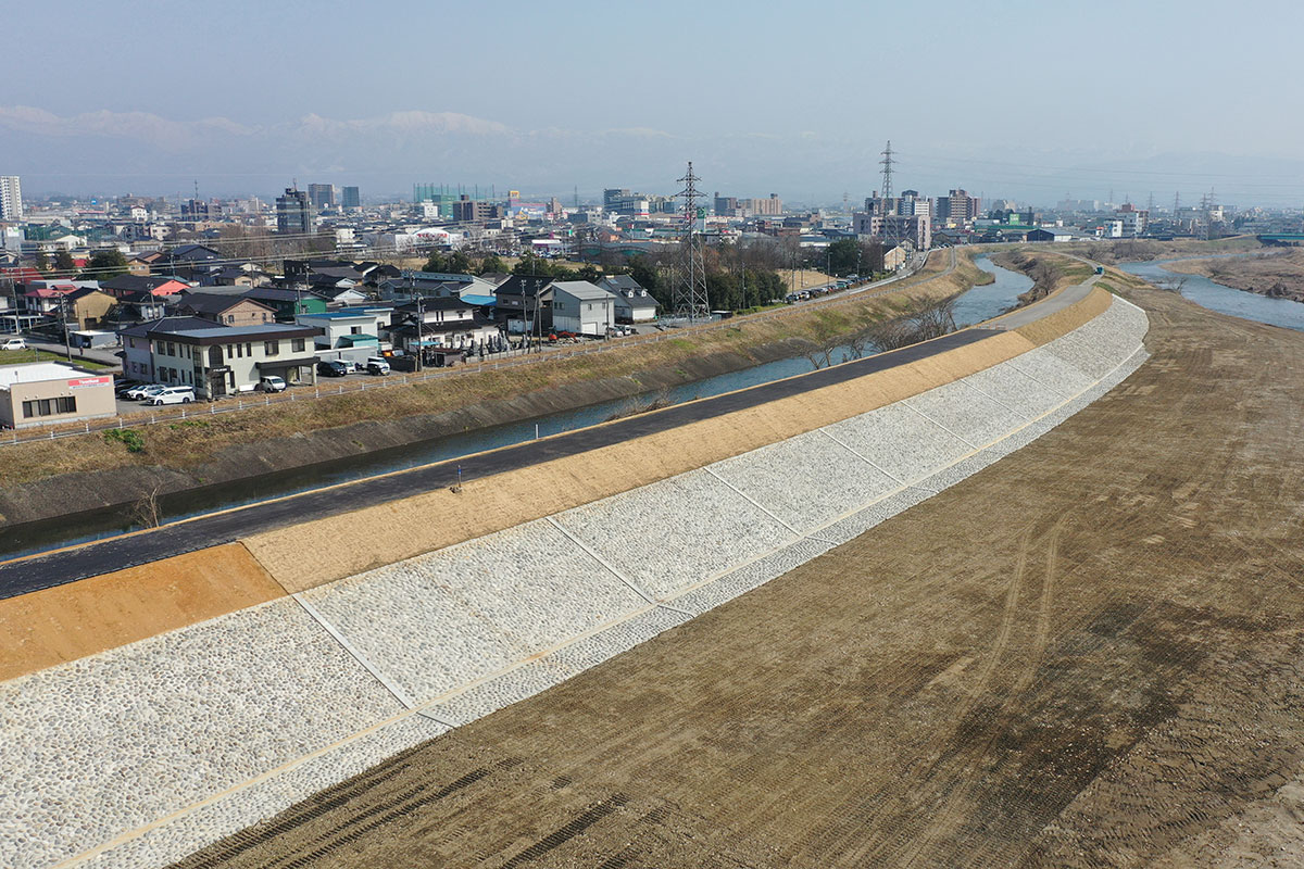 神通川・布瀬護岸その4工事